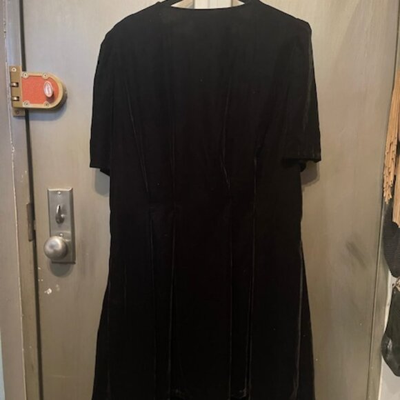 VELVET MINI DRESS With Diamond buttons - NWT - Picture 15 of 16